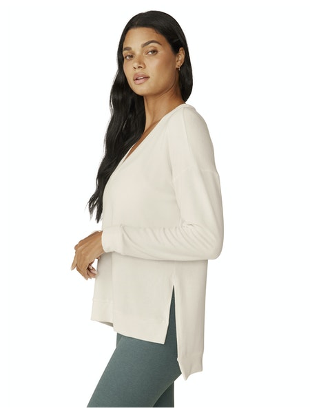 LONG WEEKEND LOUNGE PULLOVER - Kremlituð frá Beyond yoga