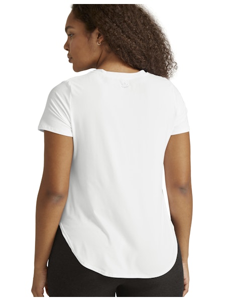 FEATHERWEIGHT ON THE DOWN LOW TEE - Cloud white - Beyond Yoga