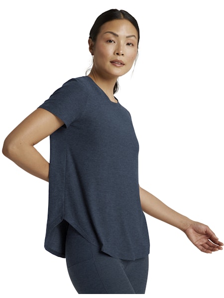 FEATHERWEIGHT ON THE DOWN LOW TEE - NOCTURNAL NAVY - Beyond Yoga