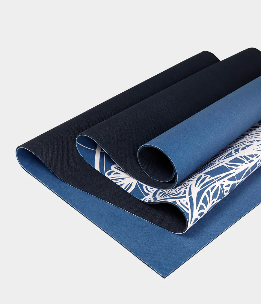 MANDUKA EQUA® YOGA MAT (4MM) - BLUE DECORATION