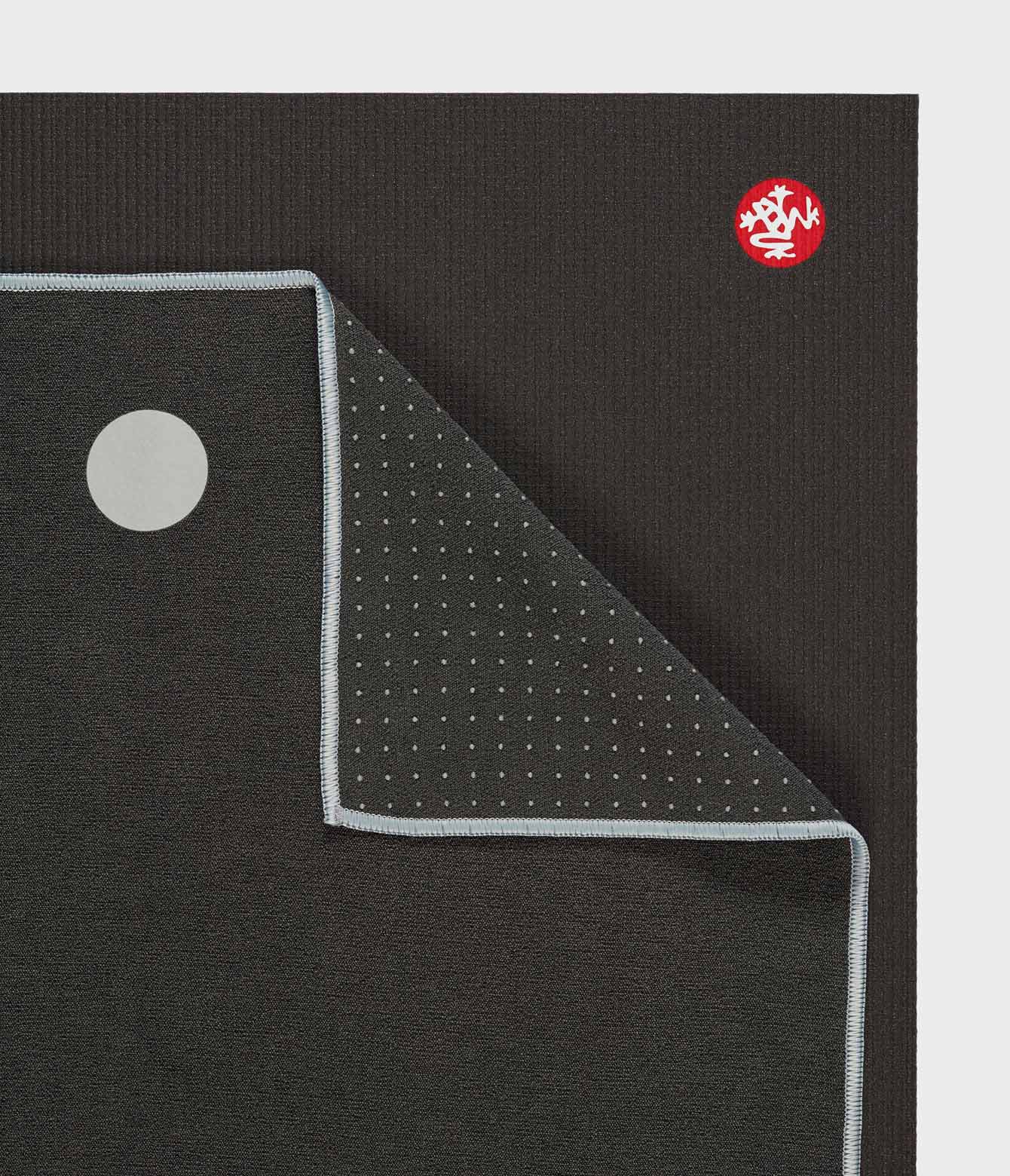 MANDUKA YOGITOES® YOGA MAT TOWEL (180CM) - Grátt