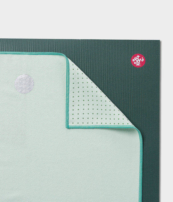 MANDUKA YOGITOES® YOGA MAT TOWEL (180CM) - Chloro