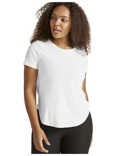 FEATHERWEIGHT ON THE DOWN LOW TEE - Cloud white - Beyond Yoga