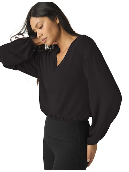 SOFT SPOKEN CROPPED PULLOVER - Black - FRÁ BEYOND YOGA