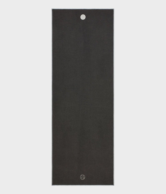 MANDUKA YOGITOES® YOGA MAT TOWEL (180CM) - Grátt